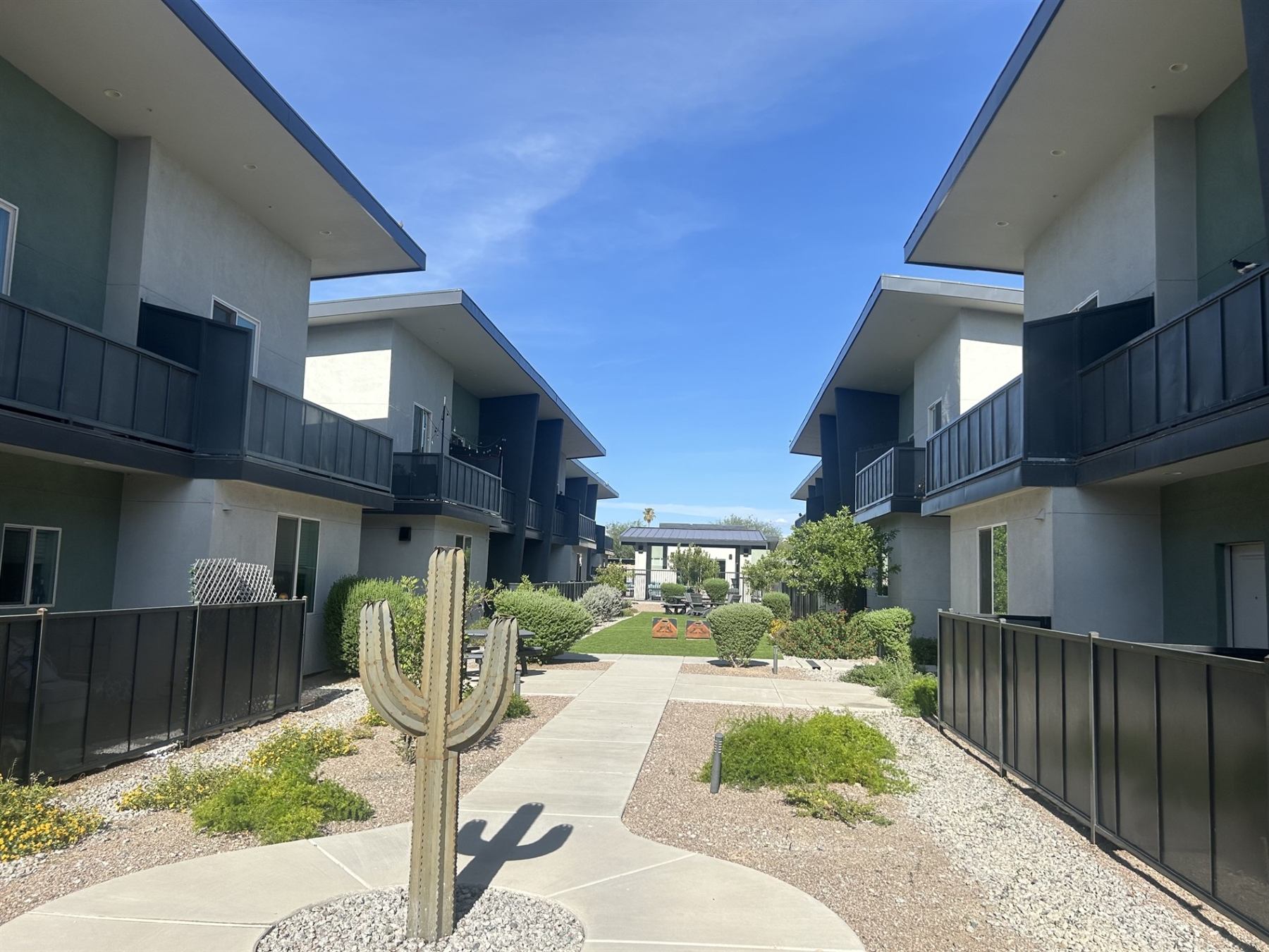 The courtyard at The Hedrick, an A.F.&nbsp;Sterling multi-family community in Tucson